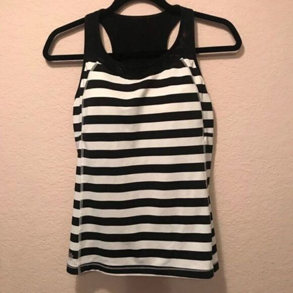 NWOT. Athleta striped top size small - Picture 2 of 7